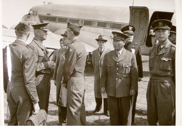 Major William F. Dean (second from left) who oversaw the brutal suppression of the Jeju islanders and was later captured by North Koreans visiting Jeju on May 5th, 1948, five days before the election. [radicalhistoryreview.org]